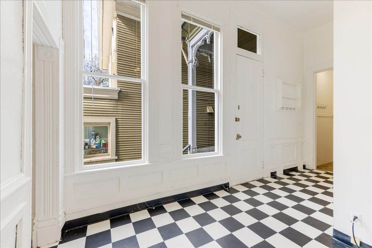 Spacious, Charming Victorian Style Tri - Photo 4 of 30