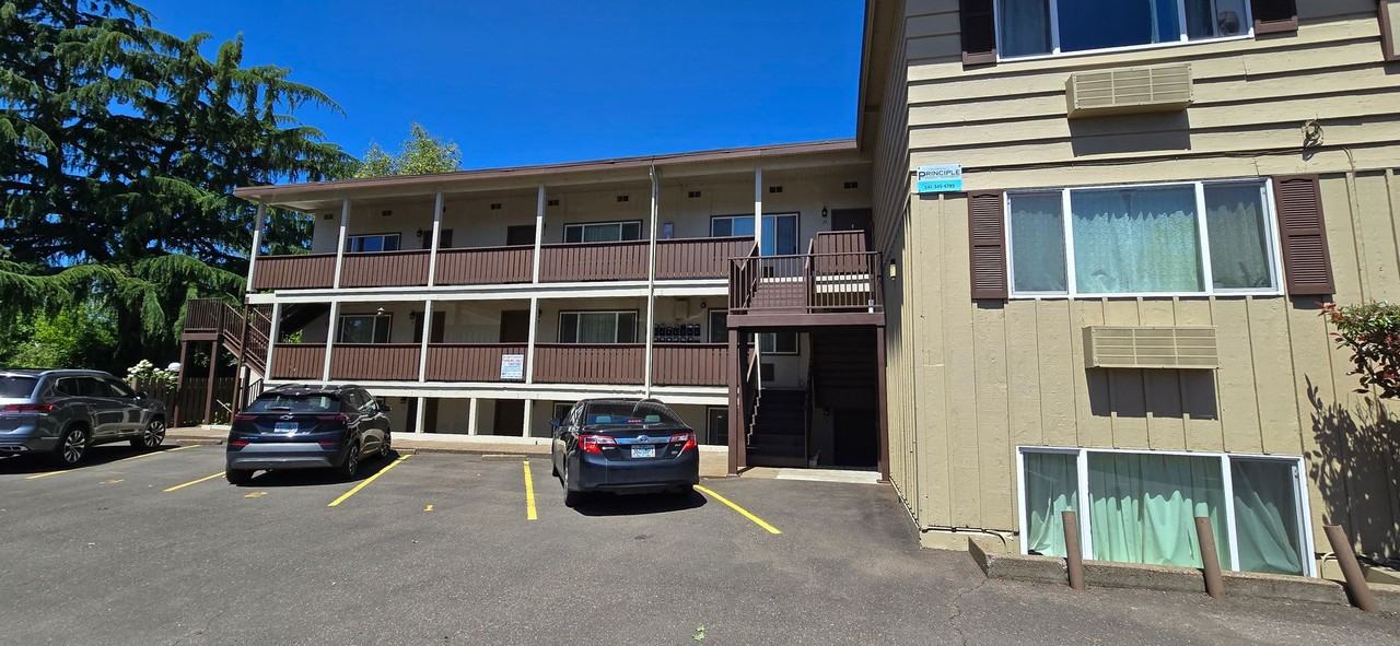 Willamette Court - Photo 5 of 35