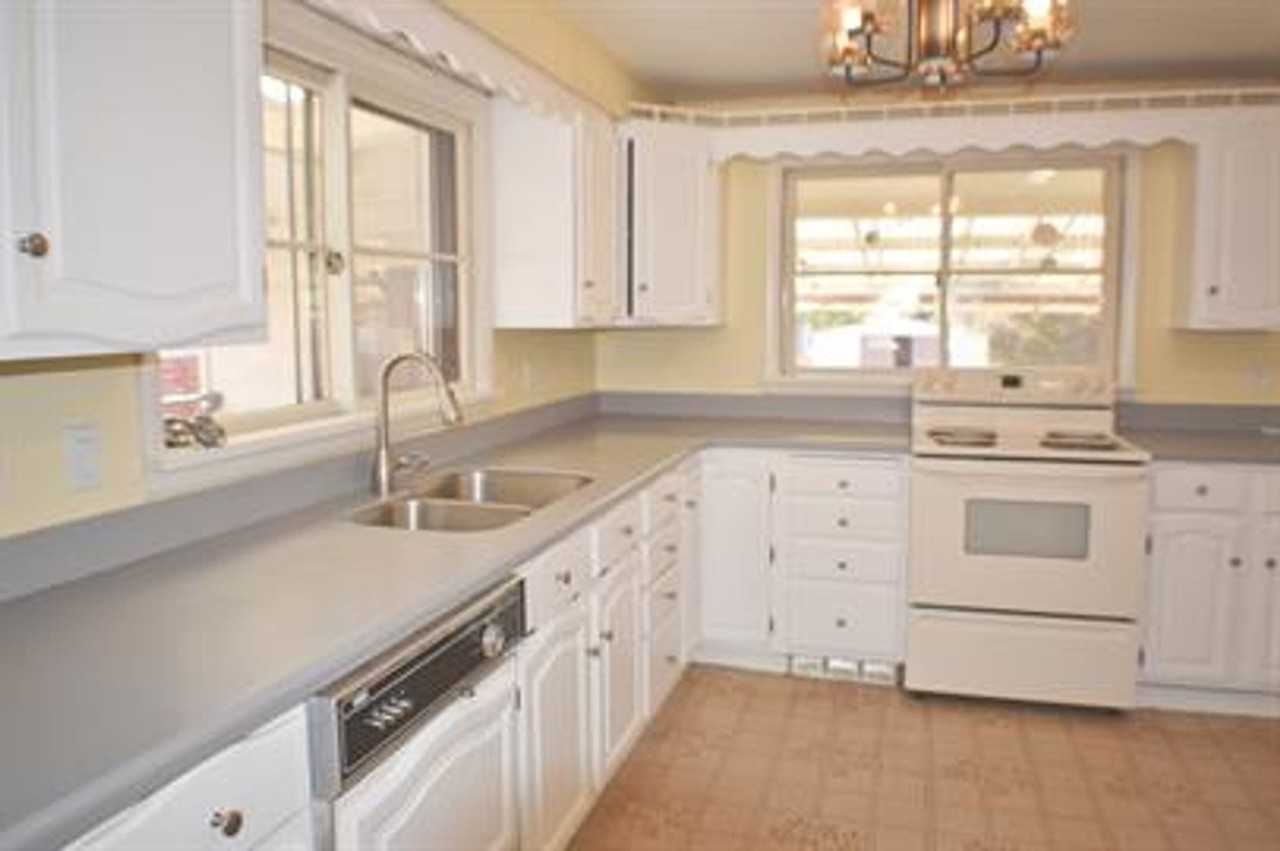 521 28 1/2 Rd - Photo 2 of 21