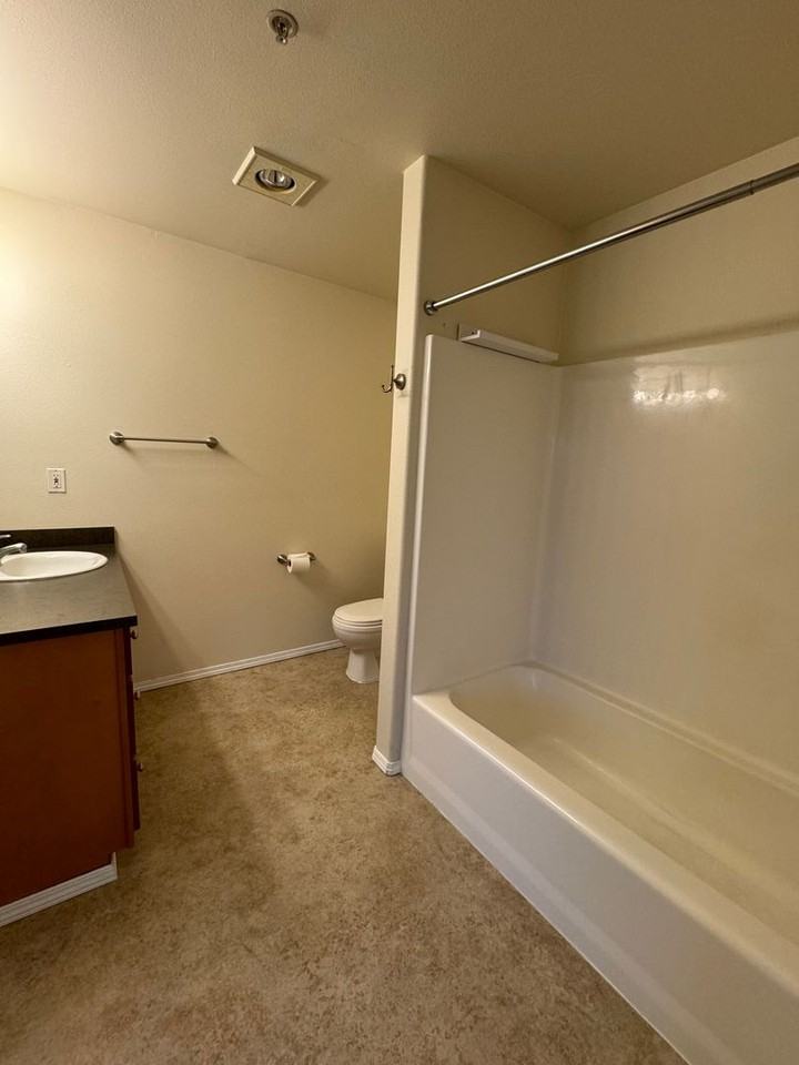 15320 Nw Central Dr #326 - Photo 7 of 14