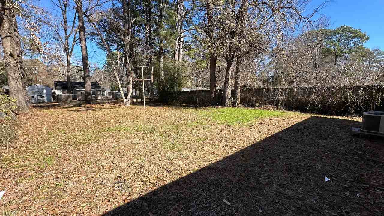 704 Victoria St - Photo 7 of 7