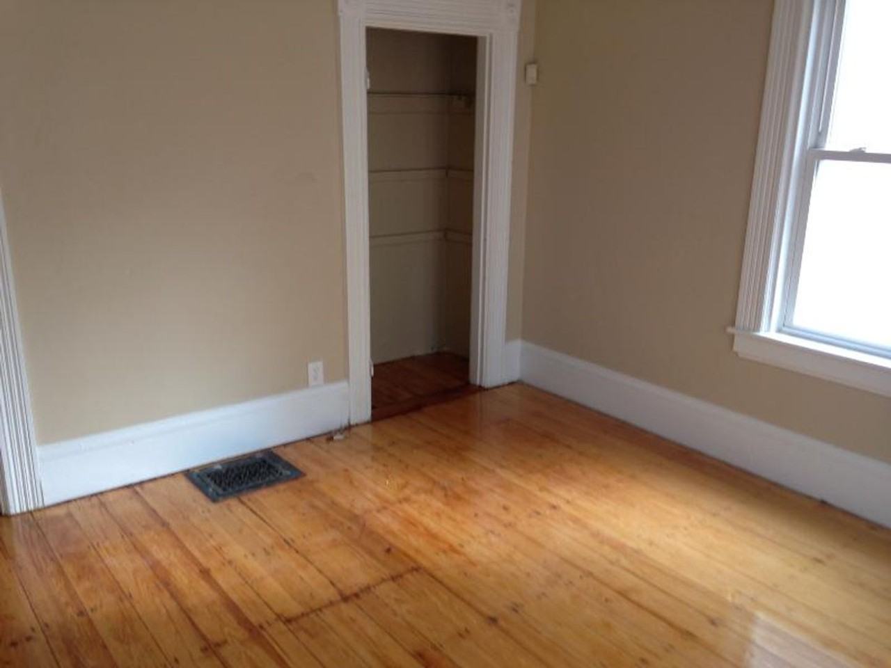 13 Highgate St - Photo 7 of 9