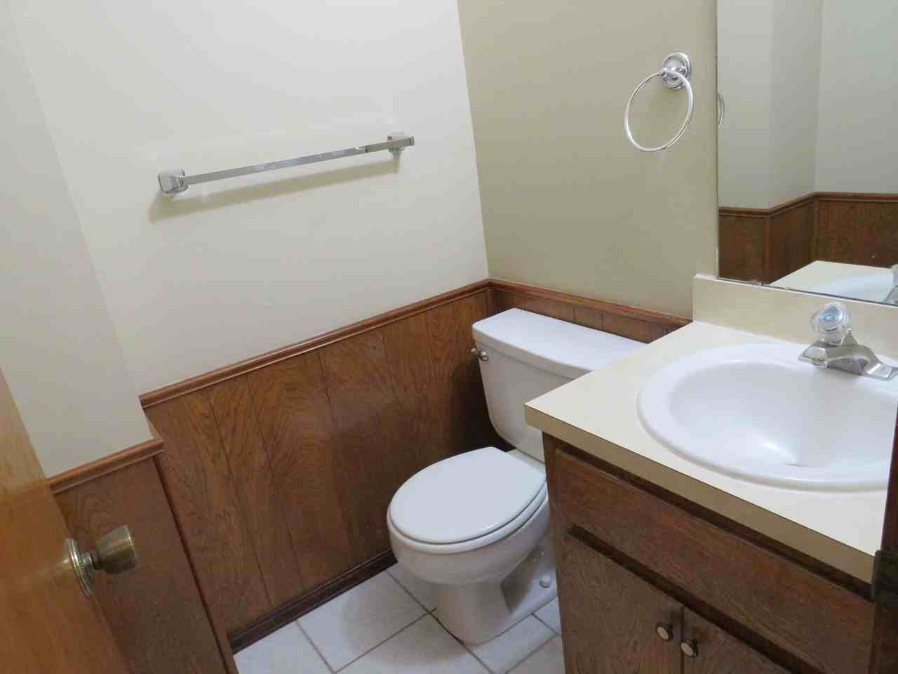 108 Ne 48th St - Photo 5 of 27