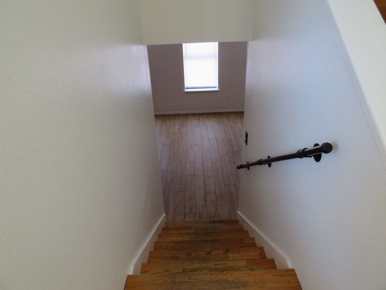 108 Ne 48th St - Photo 6 of 27
