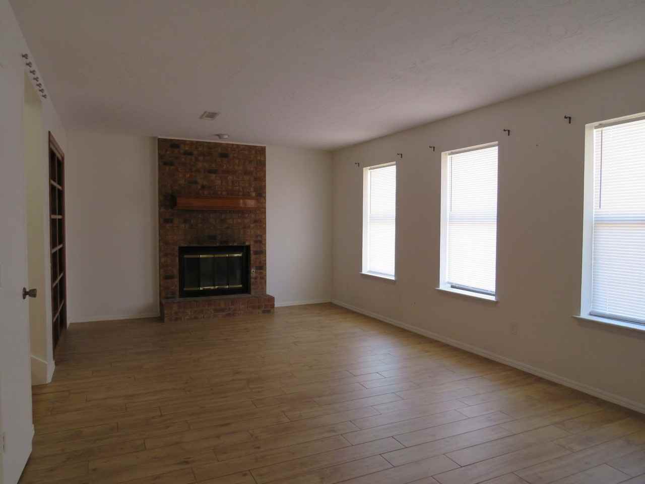108 Ne 48th St - Photo 7 of 27