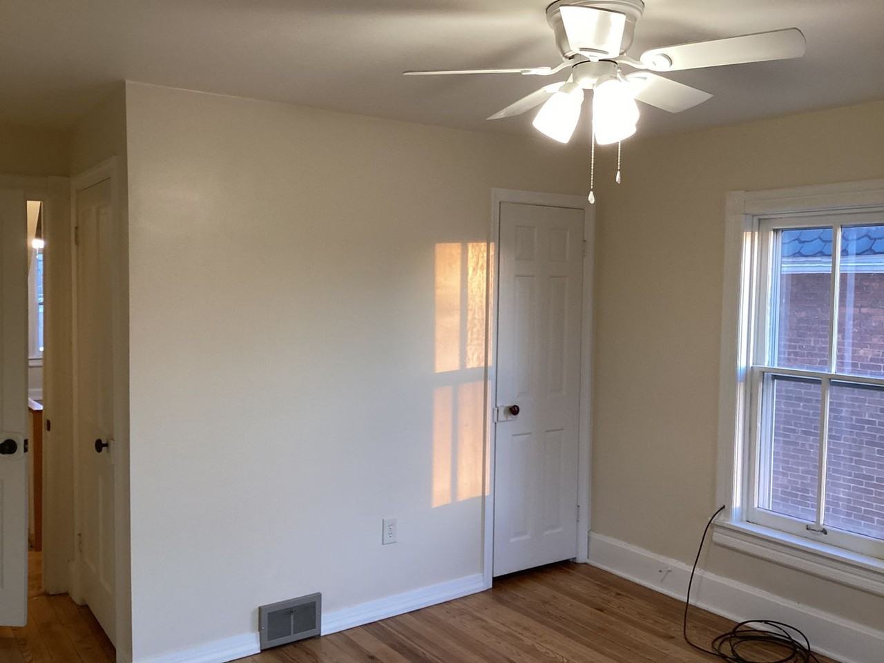 568 S Church St - Photo 2 of 33