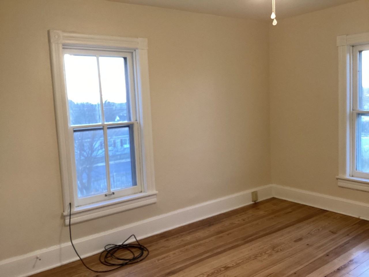 568 S Church St - Photo 3 of 33