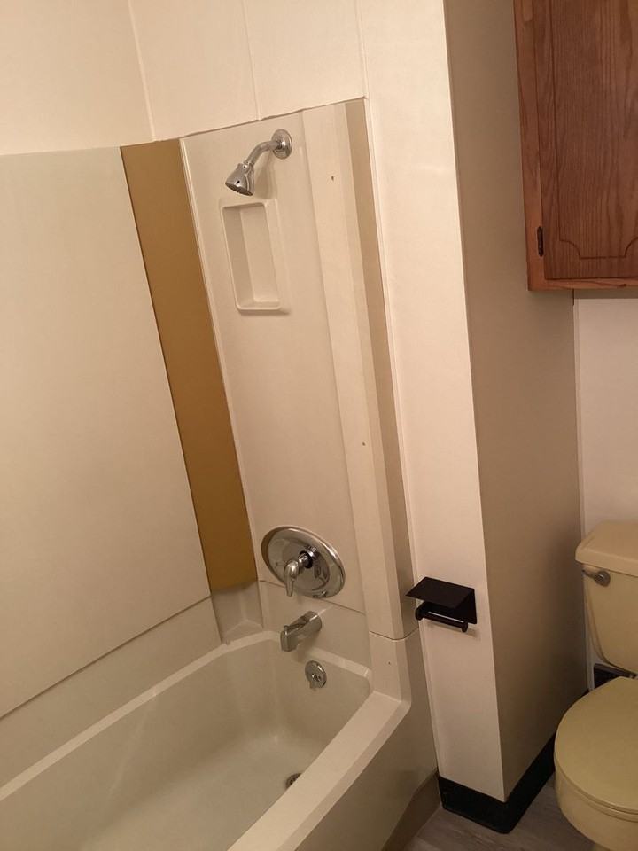 568 S Church St - Photo 6 of 33