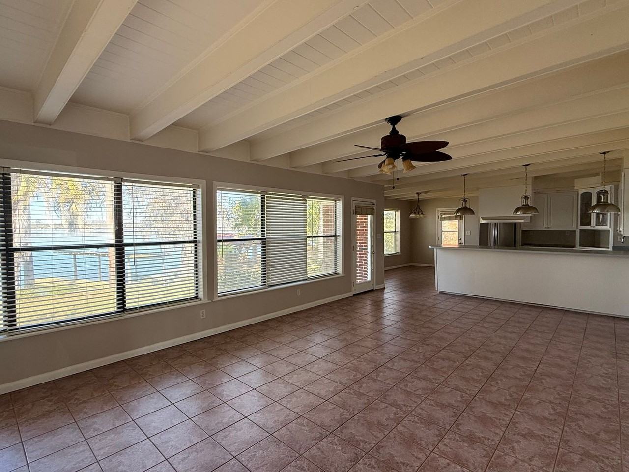 5976 Seville Dr - Photo 2 of 18