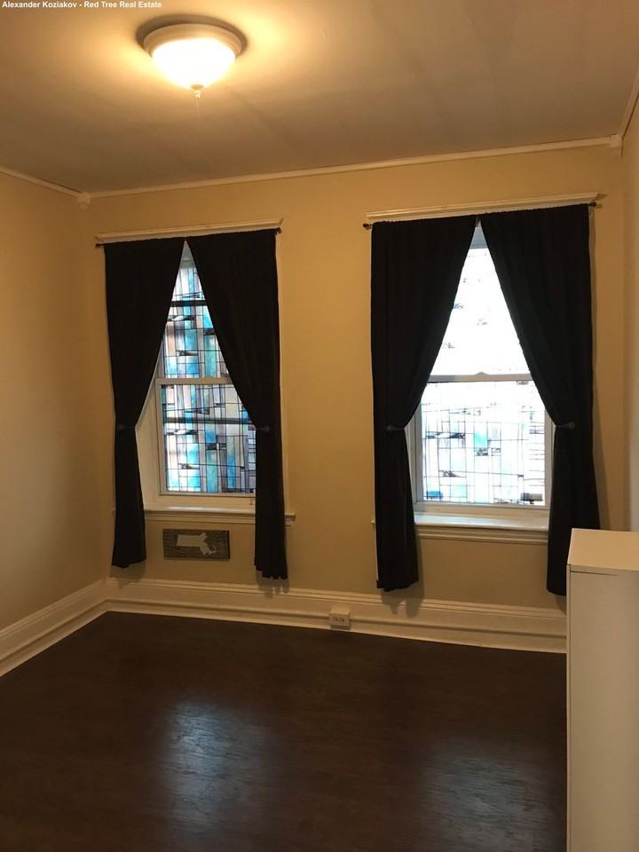 15 Royal St #1 - Photo 5 of 7