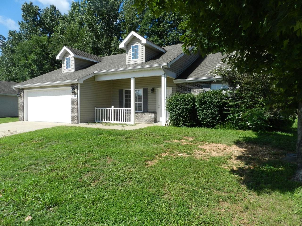 24344 Tanglewood Rd - Photo 2 of 12