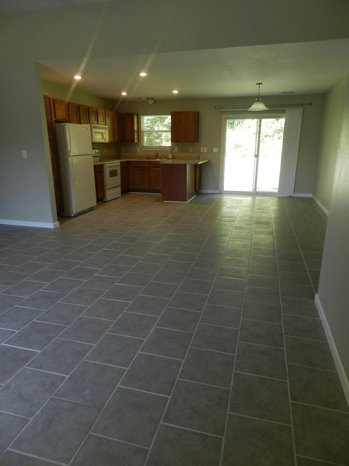 24344 Tanglewood Rd - Photo 3 of 12