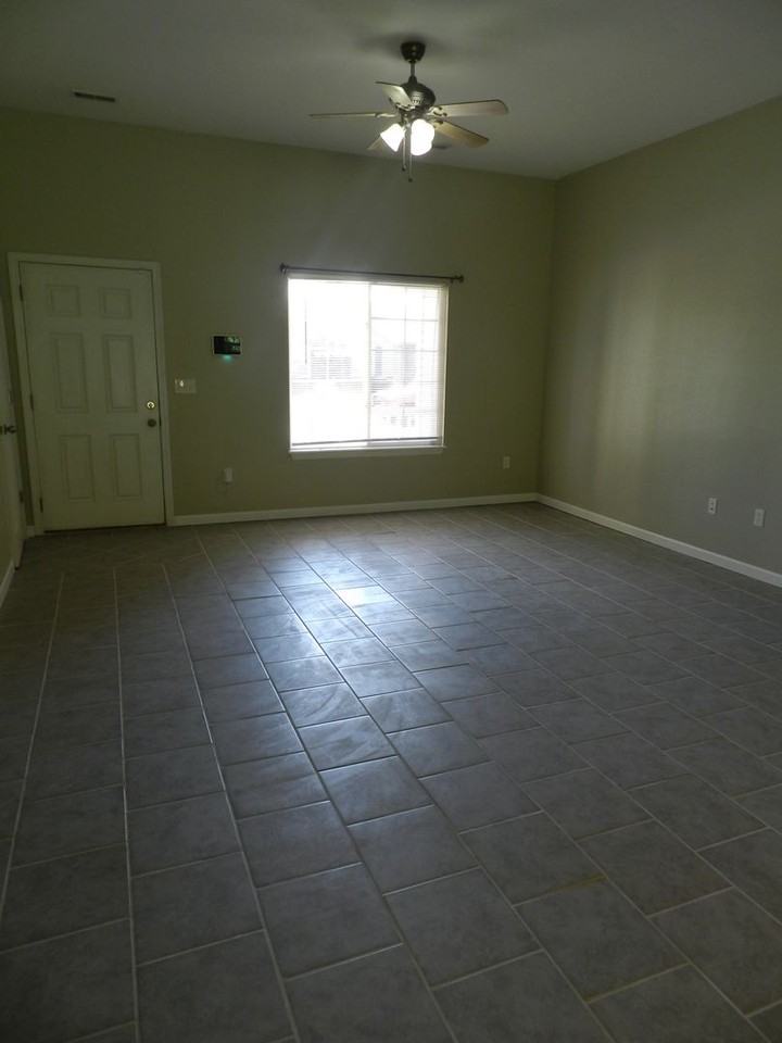 24344 Tanglewood Rd - Photo 5 of 12