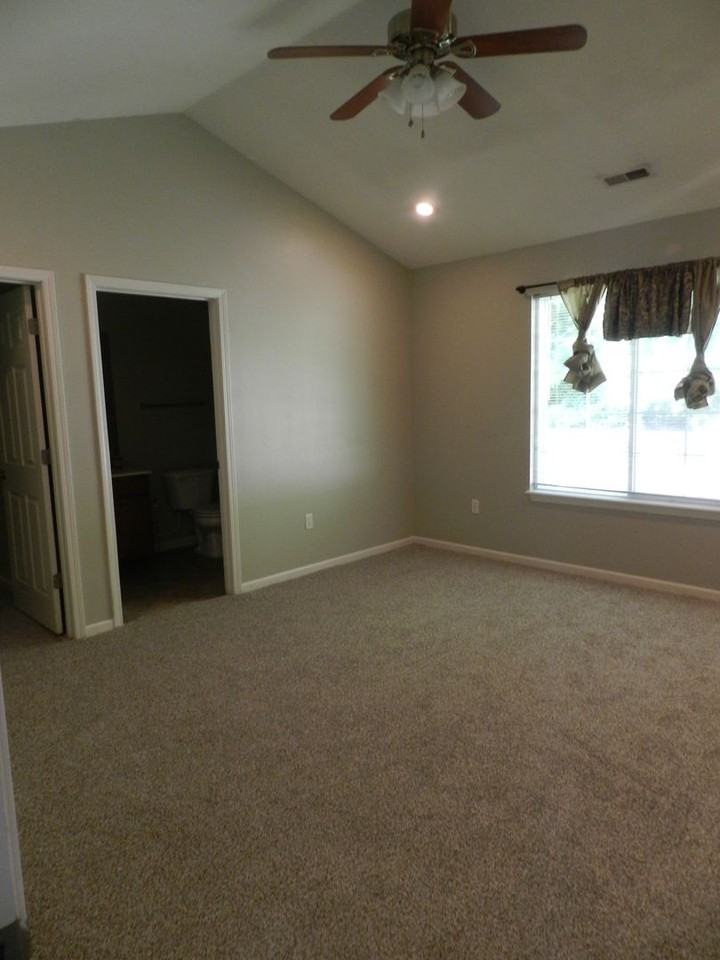 24344 Tanglewood Rd - Photo 6 of 12