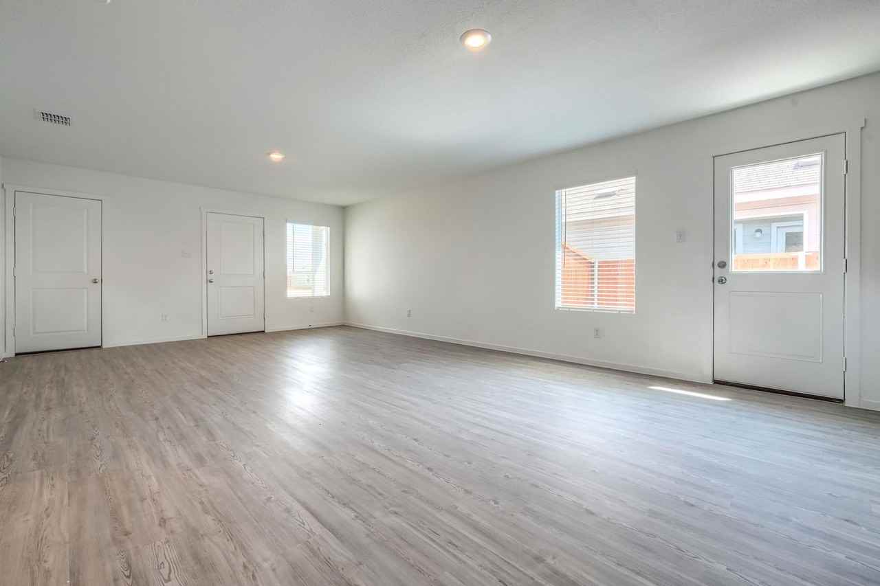 4105 Equestrian Dr - Photo 6 of 24