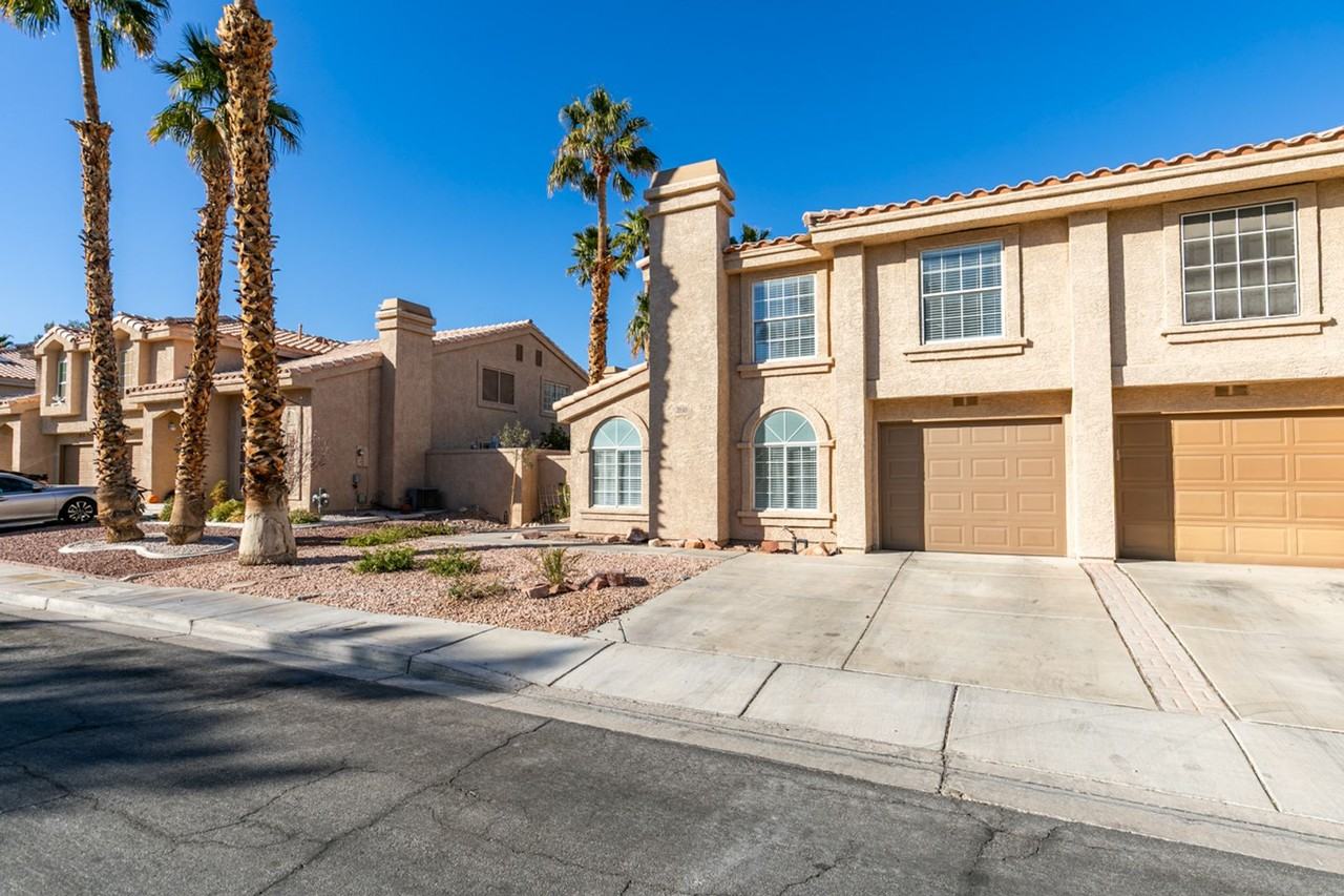 2810 Briar Knoll Dr - Photo 2 of 43