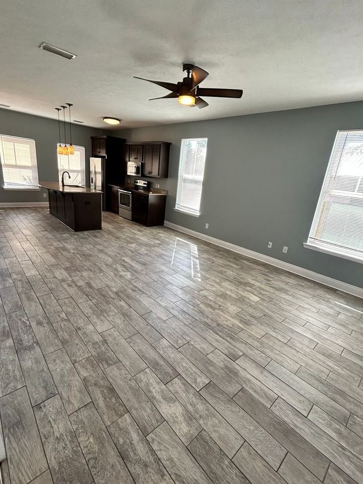 664 Helen Ave - Photo 2 of 34