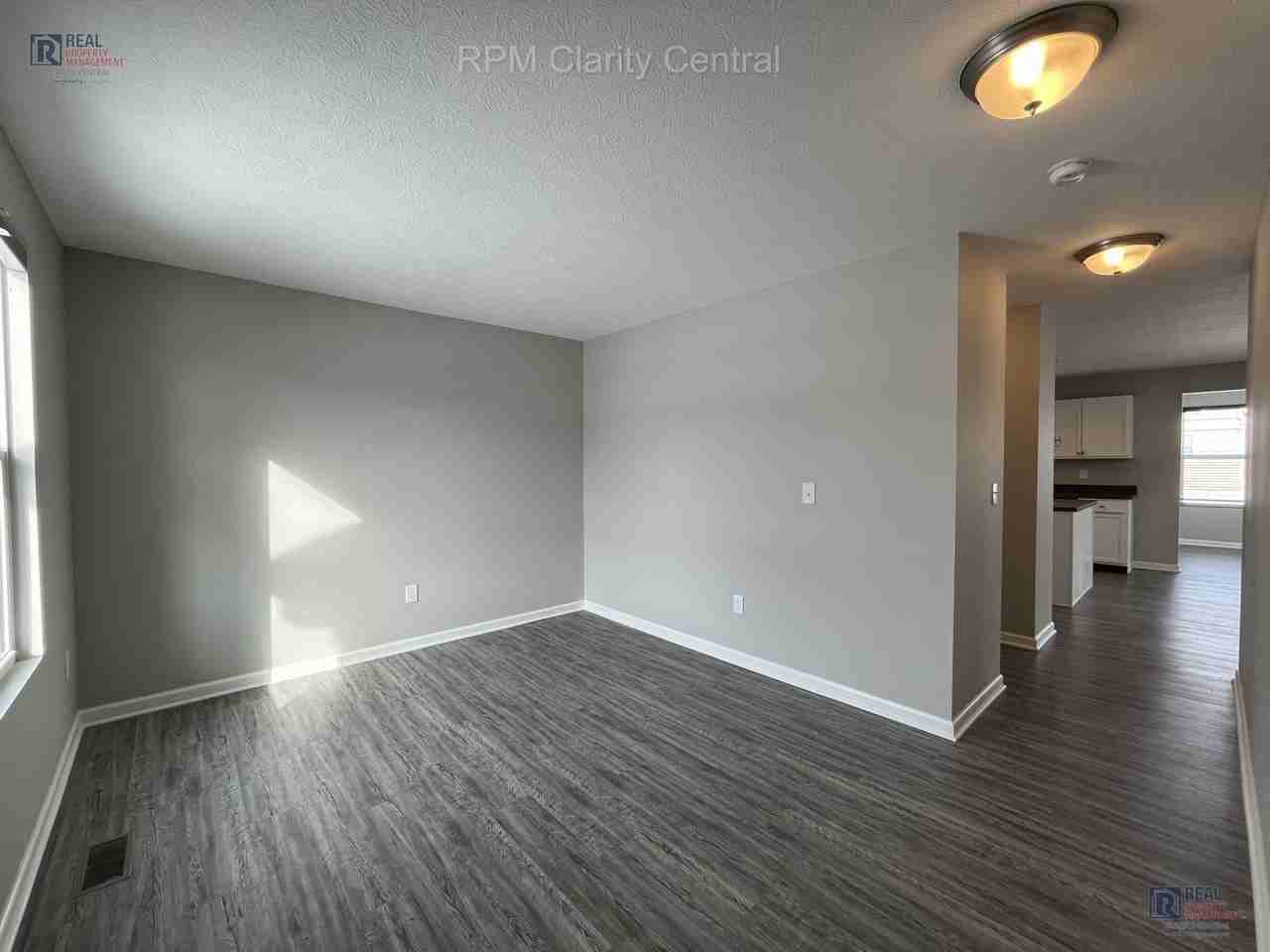 314 Burgoyne St - Photo 2 of 14