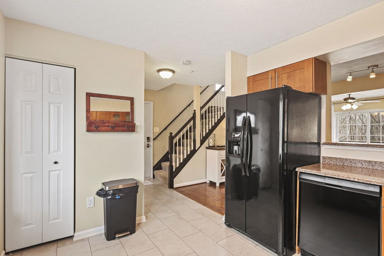 5707 Joseph Ct - Photo 4 of 33