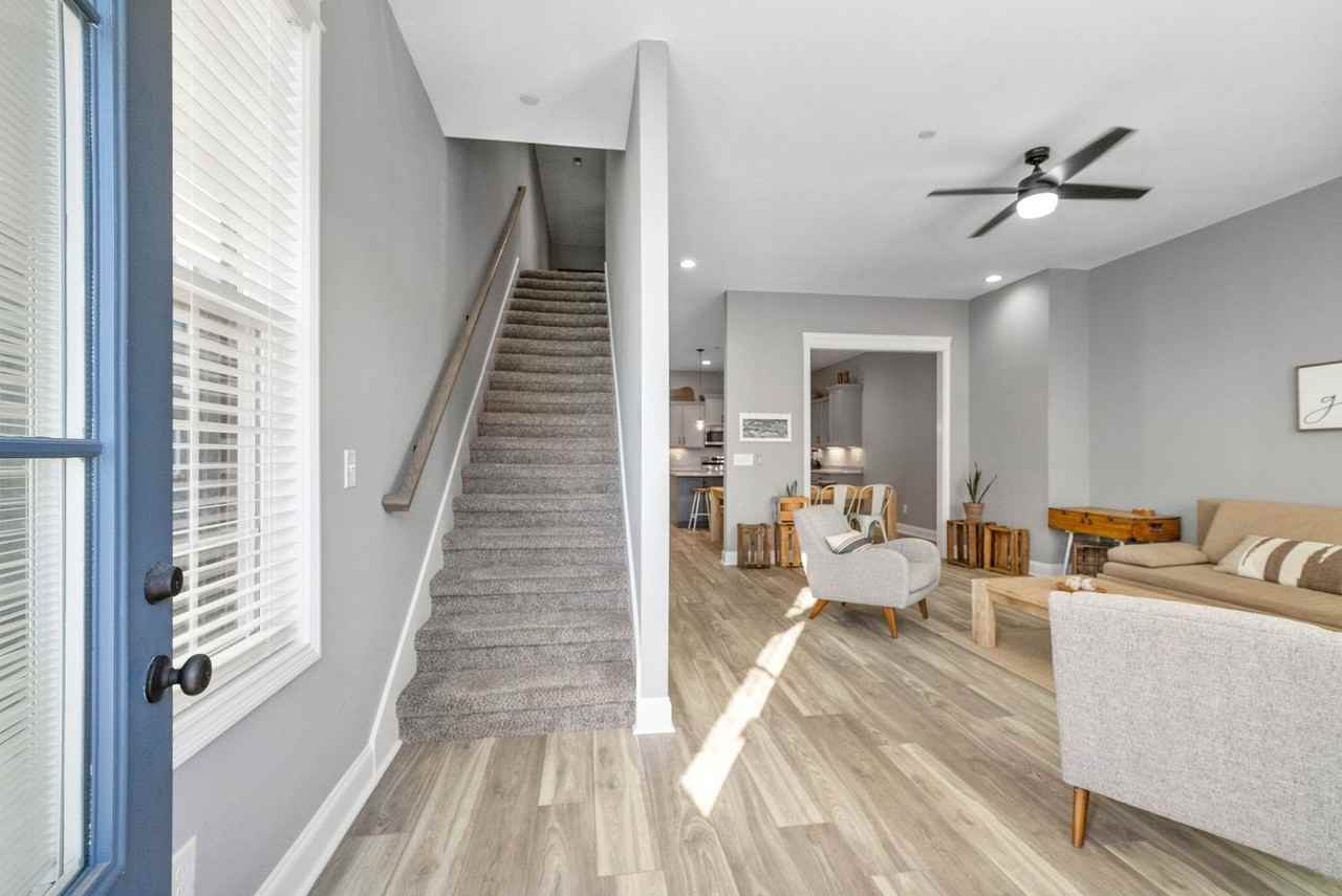 132 Savannah Ave - Photo 2 of 25