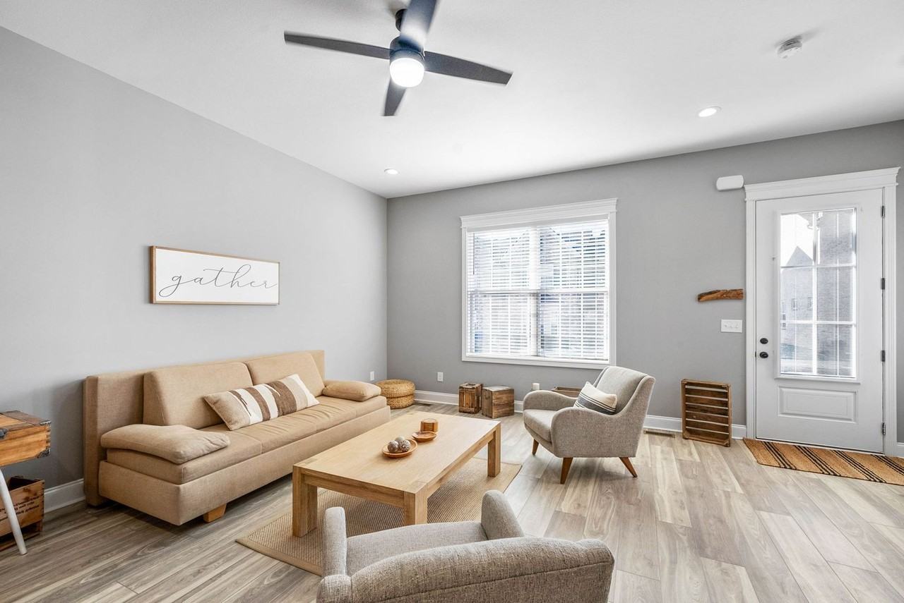 132 Savannah Ave - Photo 3 of 25