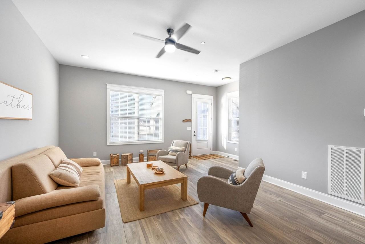 132 Savannah Ave - Photo 4 of 25