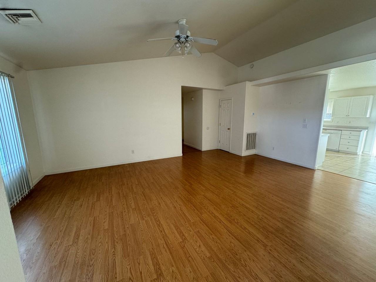 125 Umpqua View Dr - Photo 3 of 18