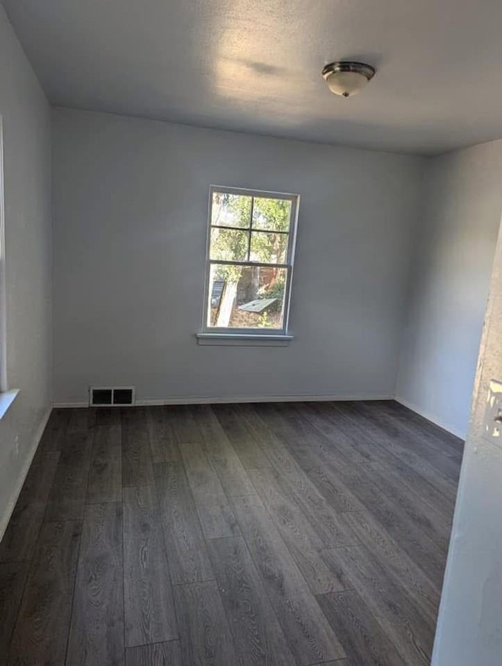 117 Sycamore St - Photo 3 of 11