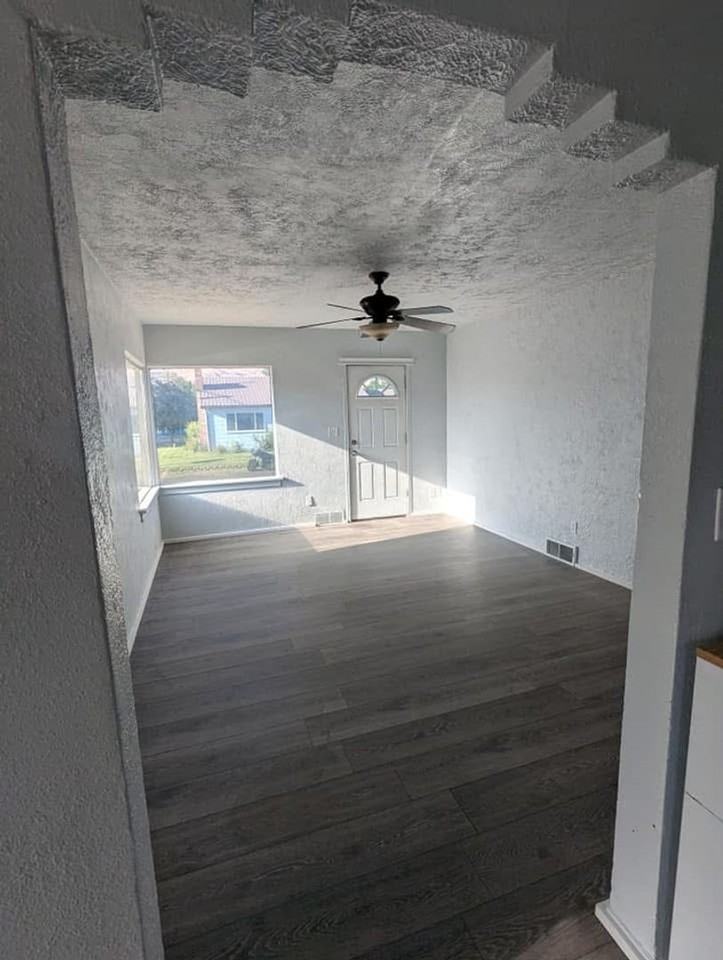 117 Sycamore St - Photo 6 of 11