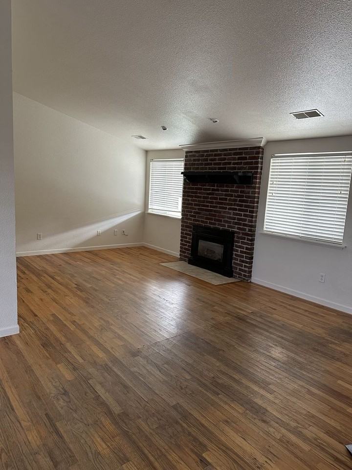 1086 John Hill Rd - Photo 3 of 24