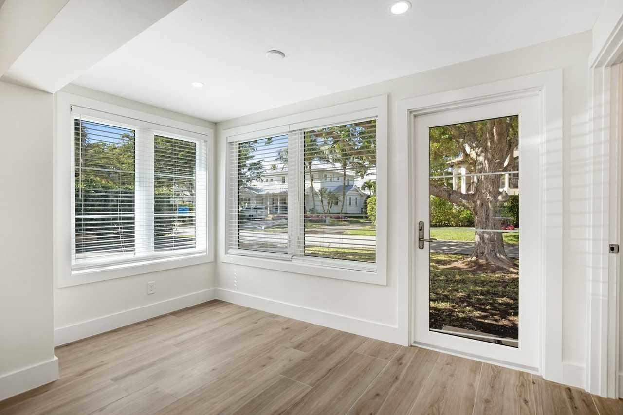 1019 7th St S - Photo 2 of 30