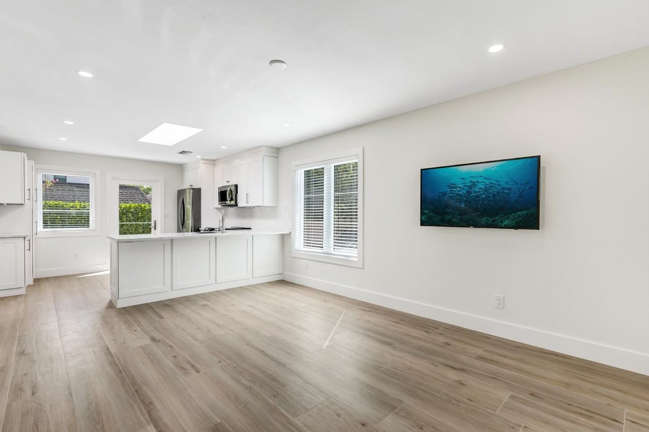 1019 7th St S - Photo 4 of 30