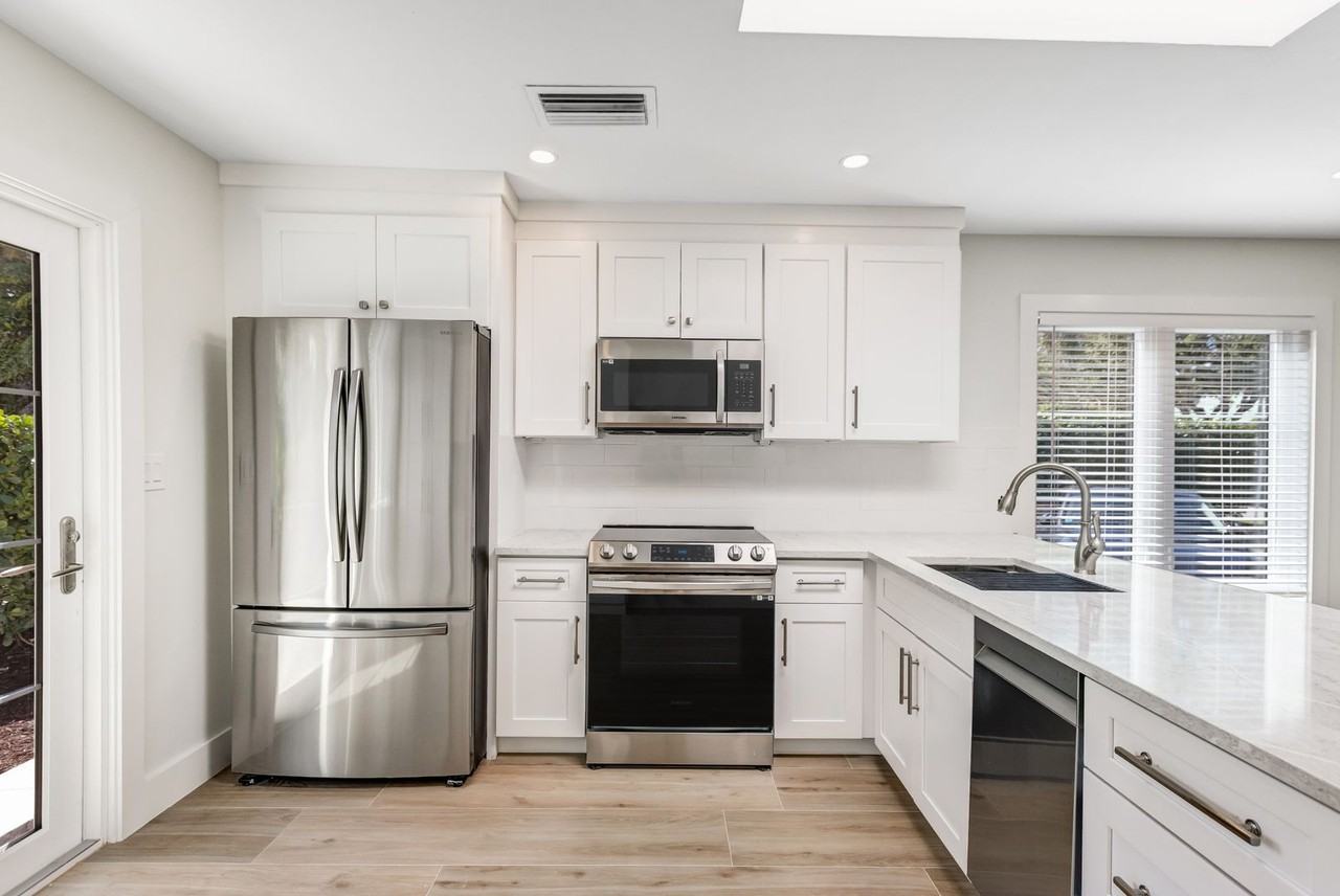 1019 7th St S - Photo 7 of 30