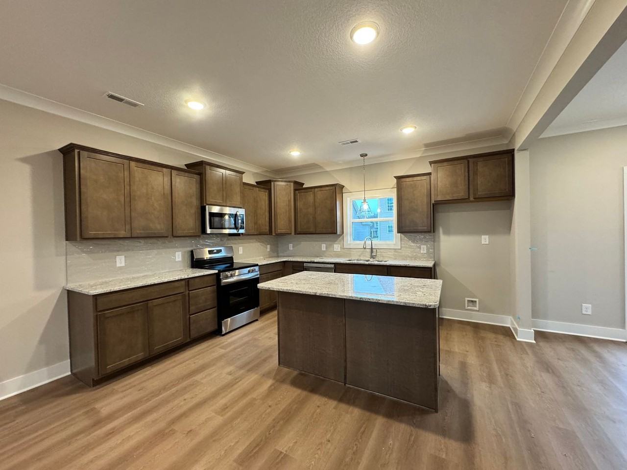 2824 Farmhouse Dr - Photo 3 of 13