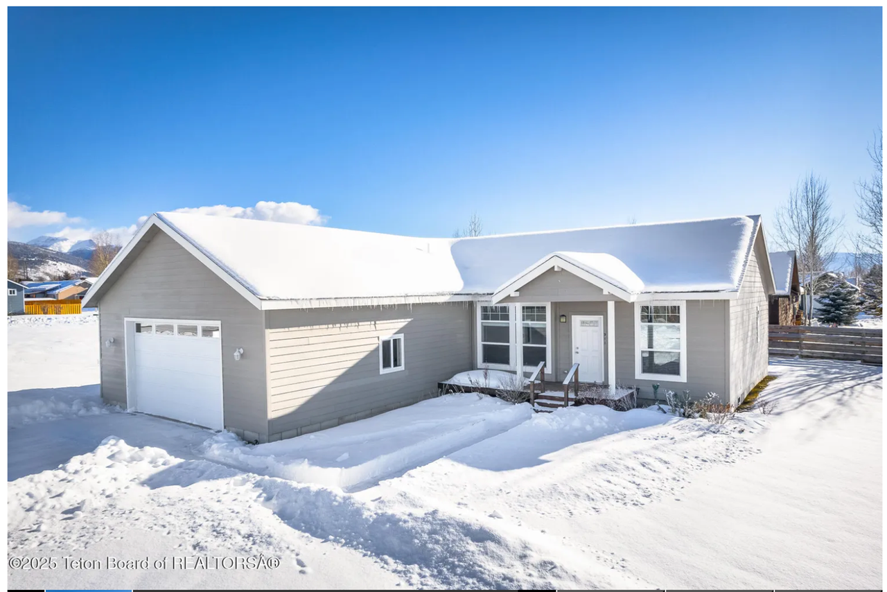 911 Rachel Rd - Photo 4 of 25