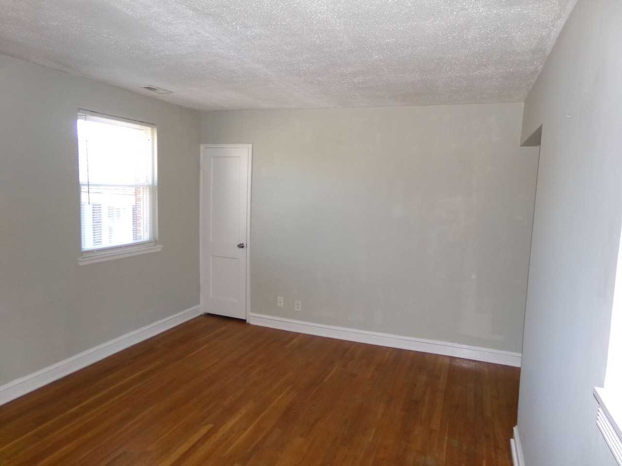2527 Miller Park Cir Apt C - Photo 4 of 19