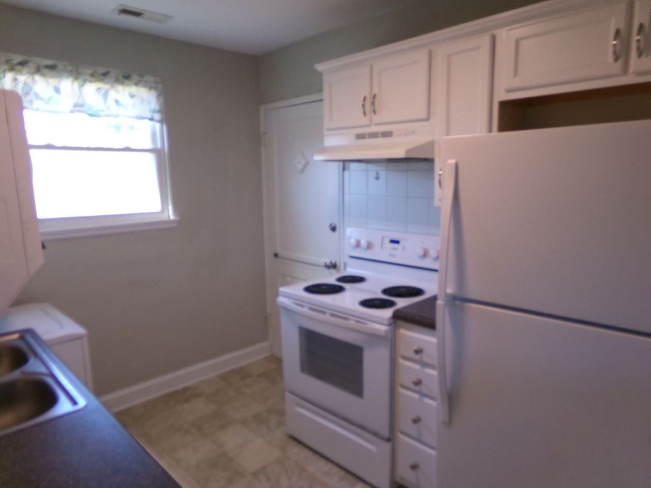 2527 Miller Park Cir Apt C - Photo 7 of 19