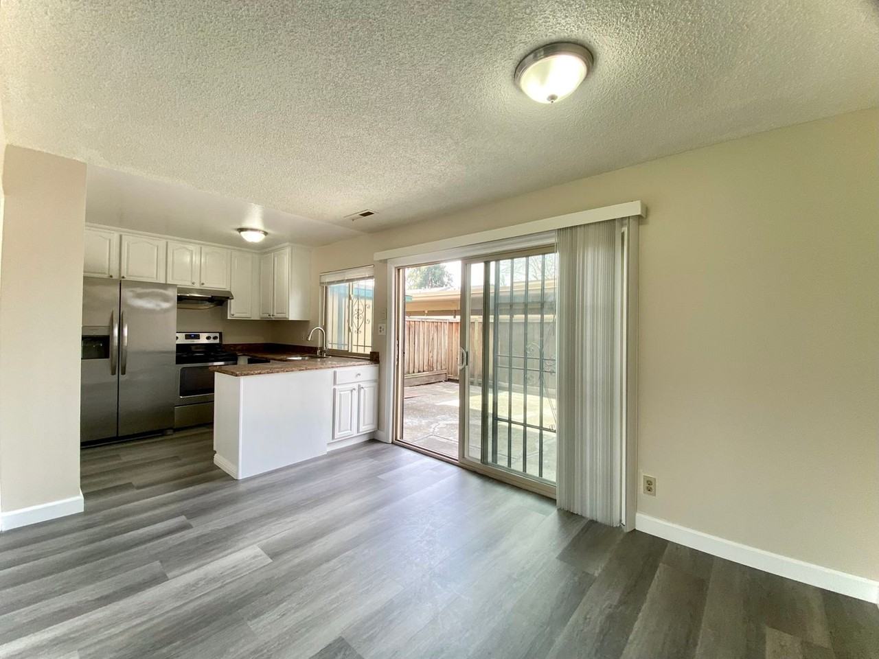 27414 Lemon Tree Ct - Photo 3 of 14