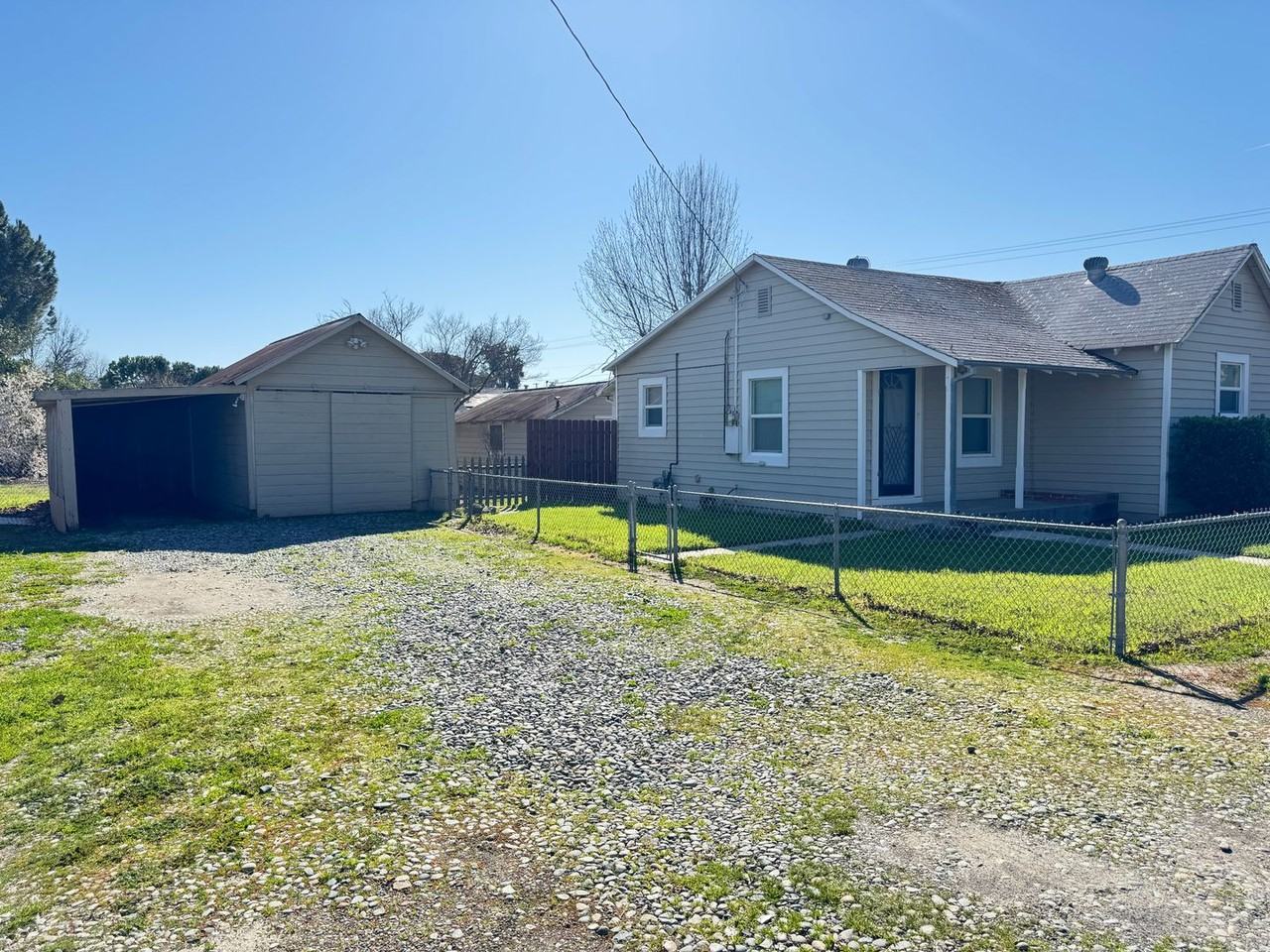 7662 Washington St - Photo 2 of 9