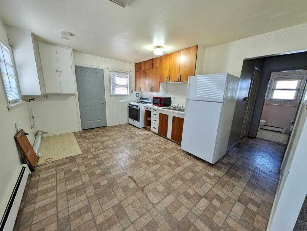 319 N 8th Ave - Photo 3 of 12