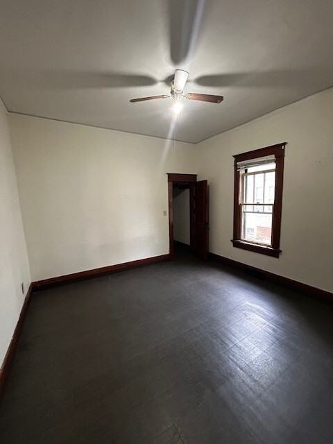 2211 S 9th St - Photo 3 of 9