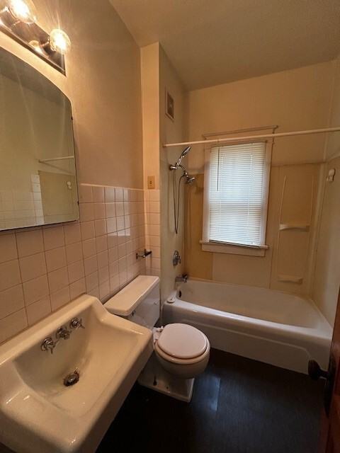 2211 S 9th St - Photo 6 of 9