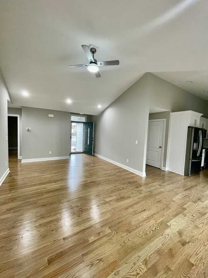 124 Palmer Dr - Photo 3 of 33