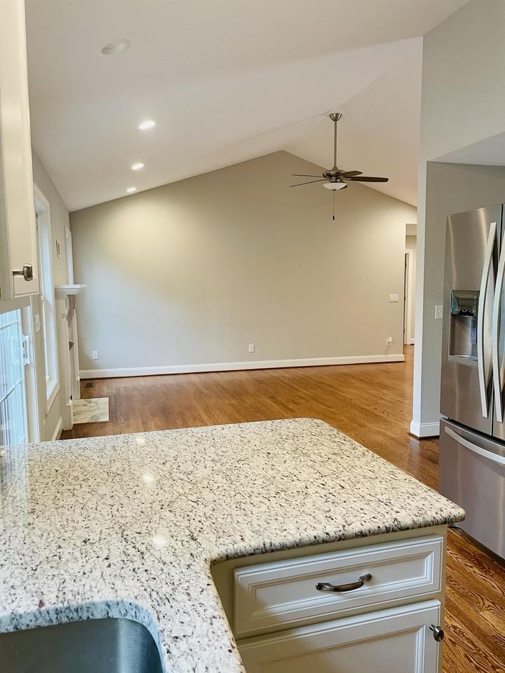 124 Palmer Dr - Photo 2 of 33