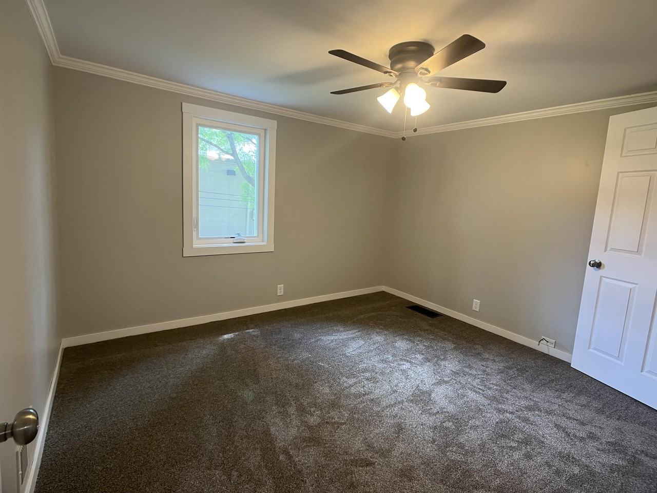930 S Broadway Ave #1 - Photo 5 of 18