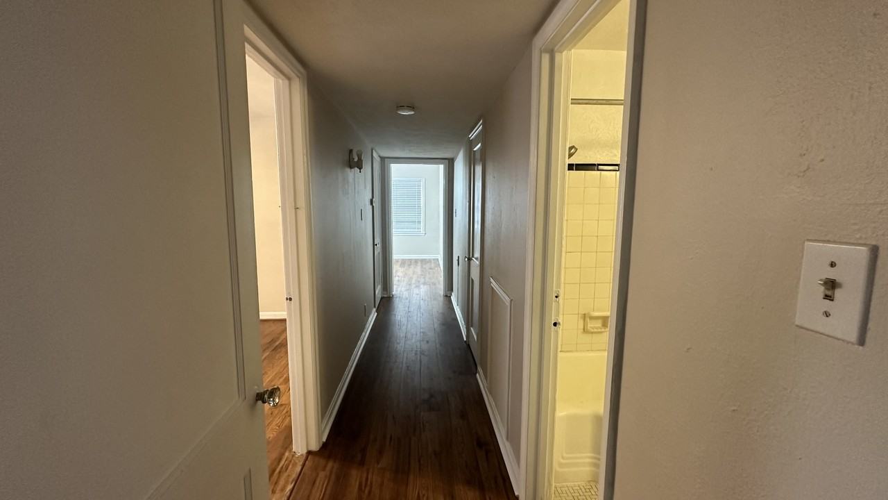 1934 North Blvd #05 - Photo 5 of 13