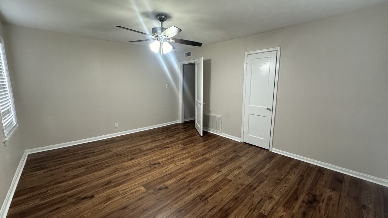 1934 North Blvd #05 - Photo 3 of 13