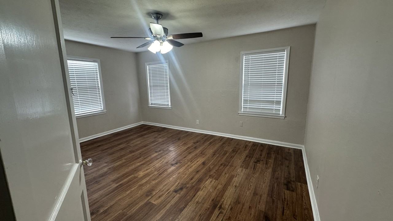 1934 North Blvd #05 - Photo 4 of 13