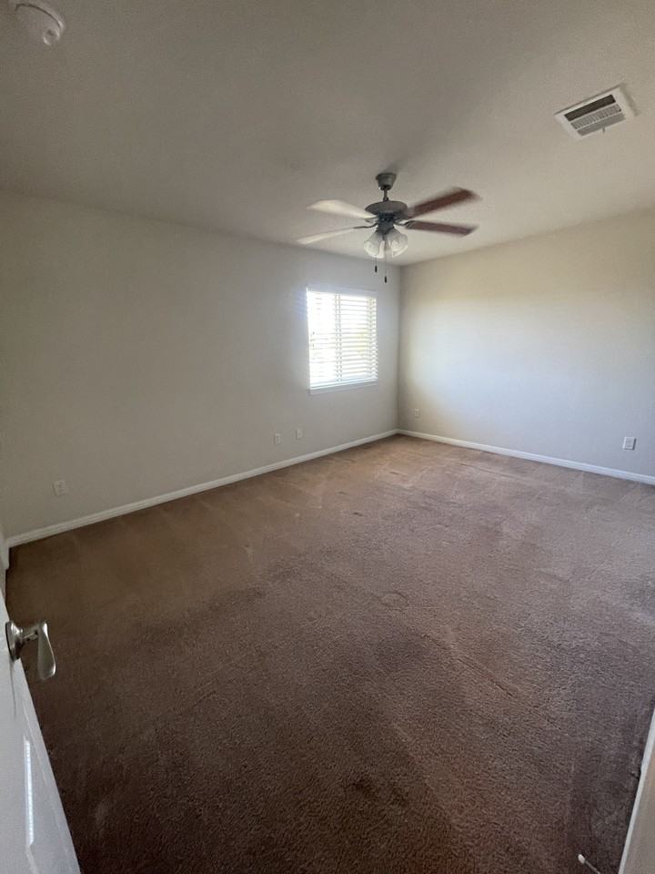 318 Main St - Photo 2 of 13