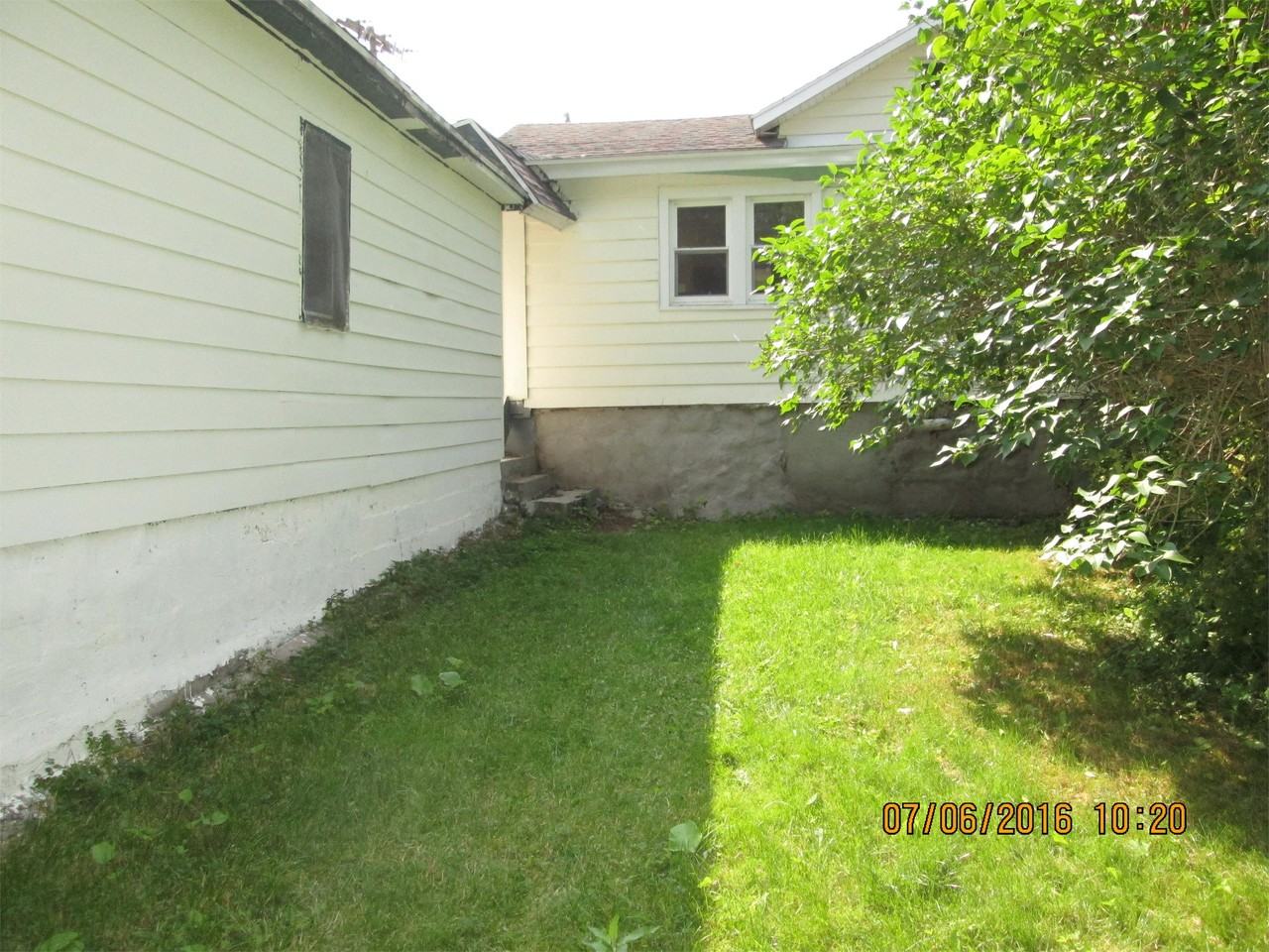 209 Park Dr - Photo 5 of 12